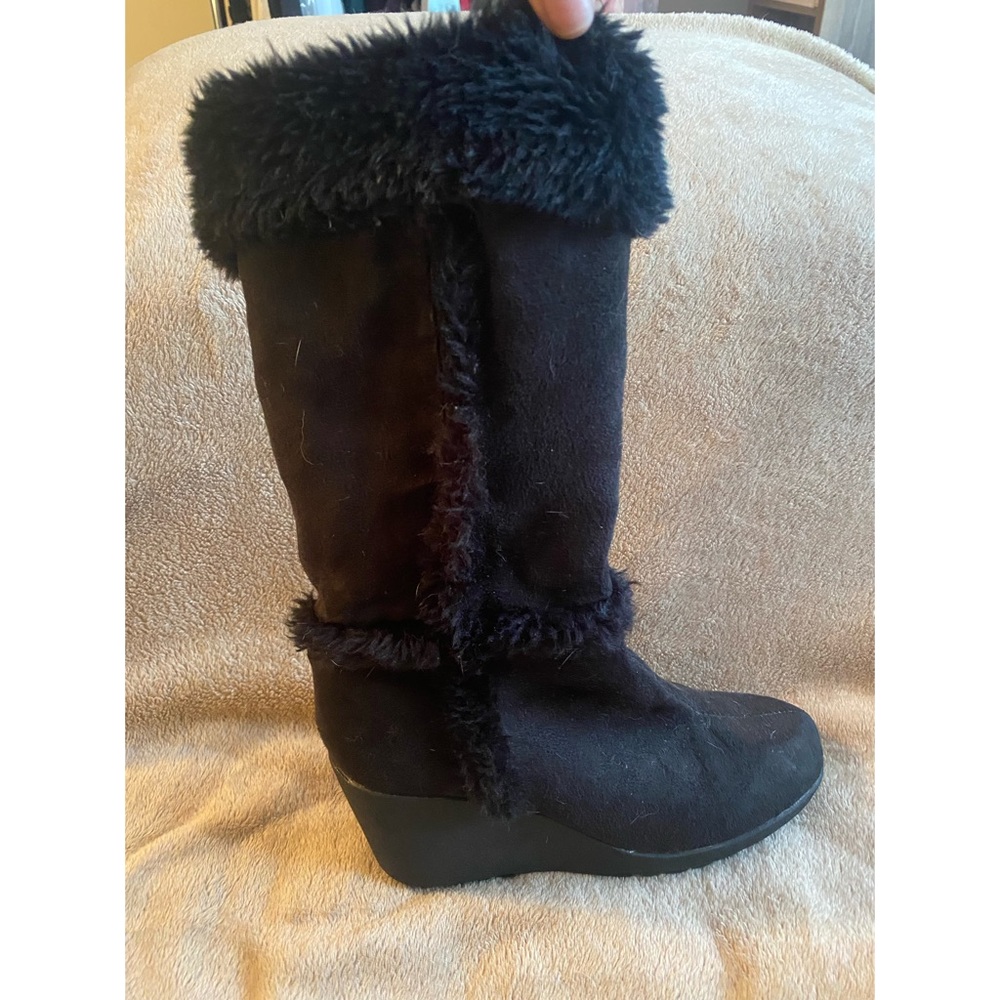 Black fur boots with small wedge